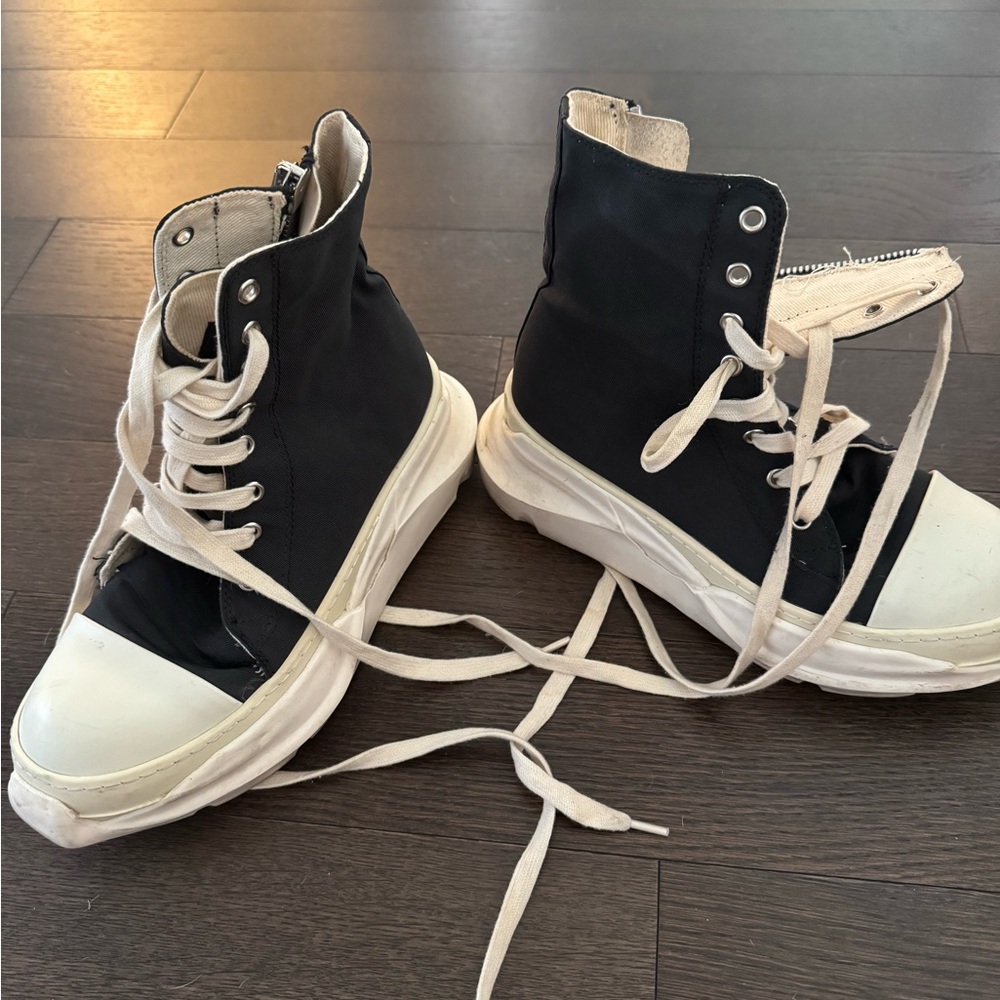 Worn Rick Sneakers